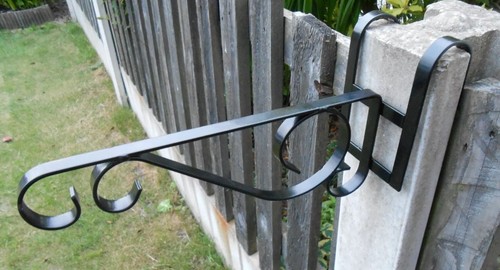 Concrete fence post bracket - post,